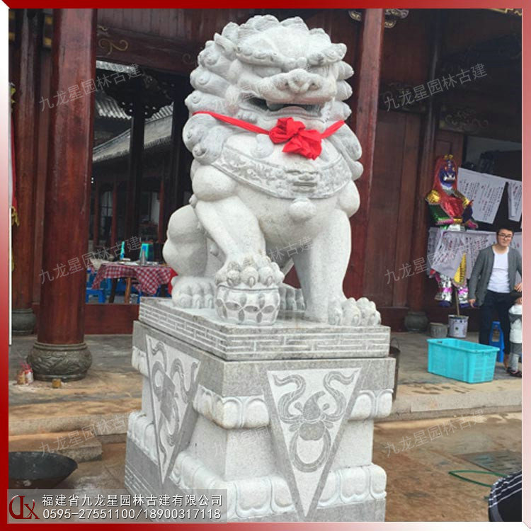 看門(mén)石獅子